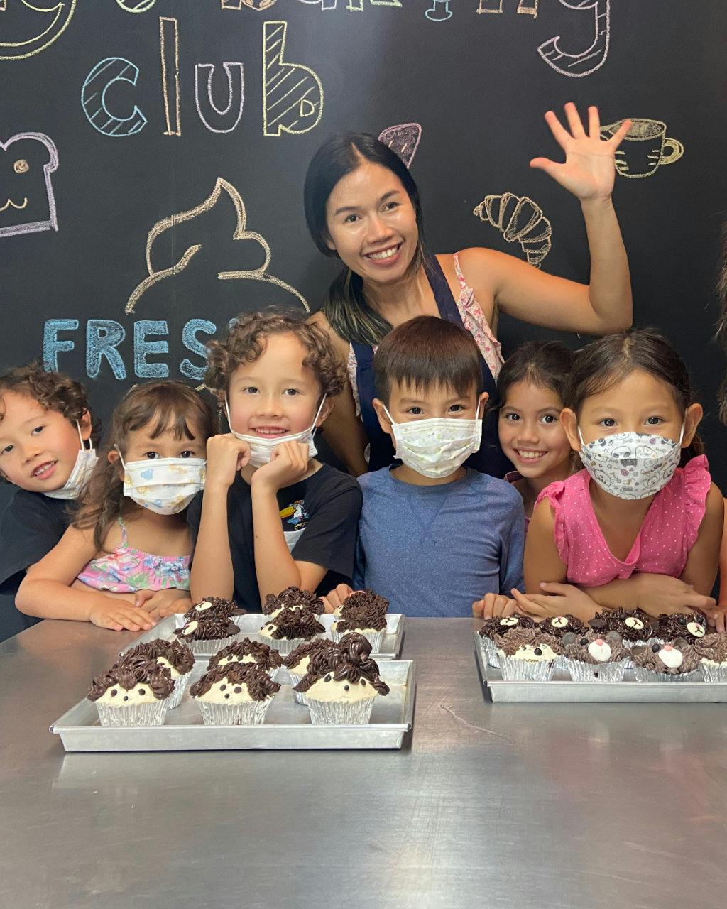 Kids making cupcakes at Freshy's Baking Club